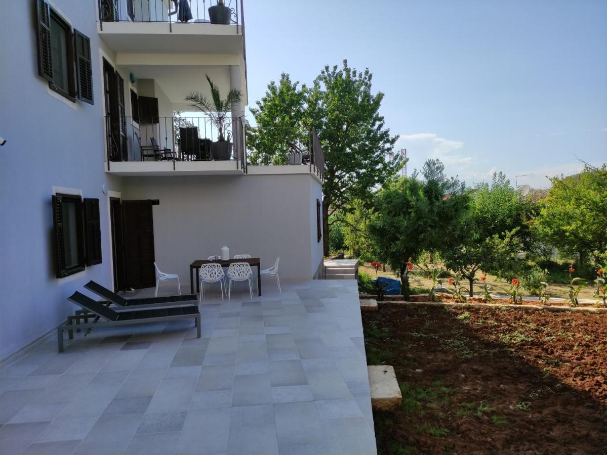 Apartvilla Castropola 外观 照片